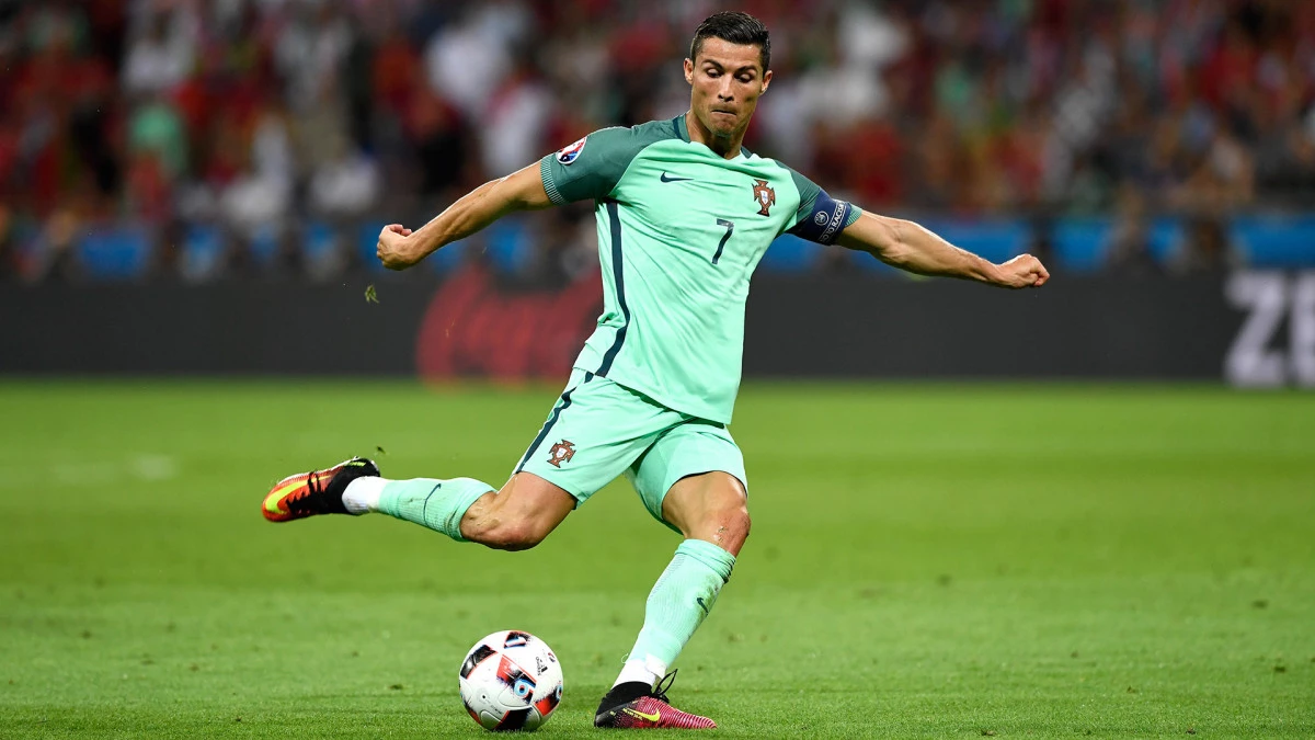 post card Loja online Fútbol Emotion Portugal - Blogs de futebol - Cristiano Ronaldo melhor marcador de sempre de selecoes - 3.webp